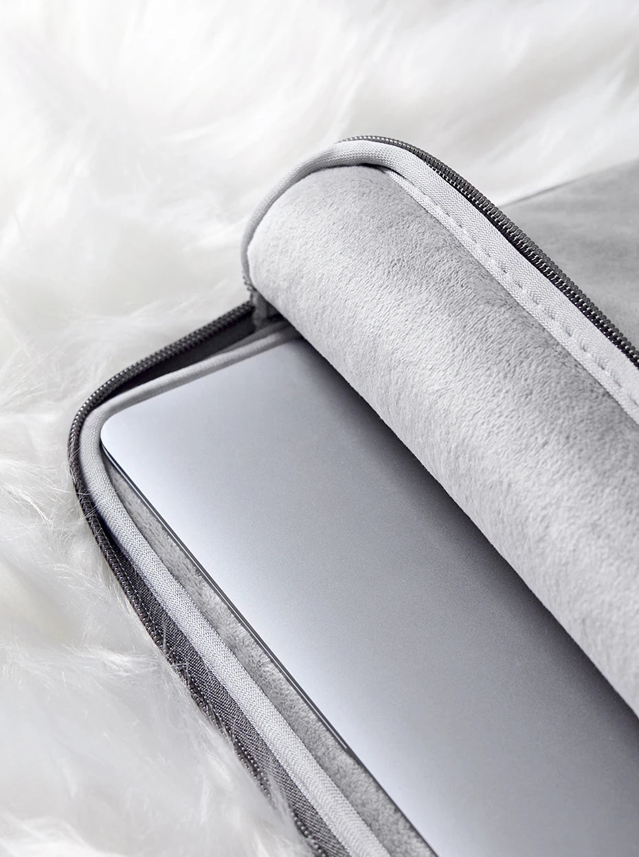 UGREEN Leather Laptop & iPad Sleeve – MacBook Pro/Air 13–14