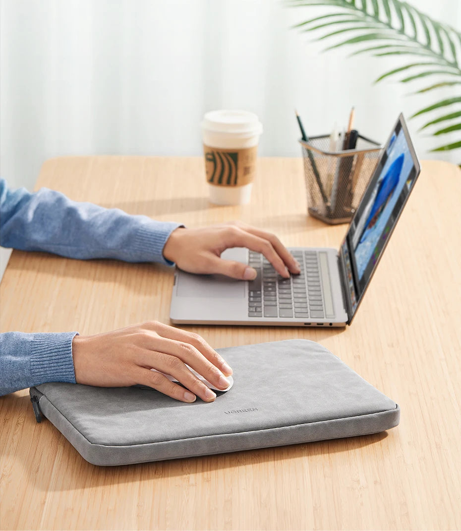 UGREEN Leather Laptop & iPad Sleeve – MacBook Pro/Air 13–14