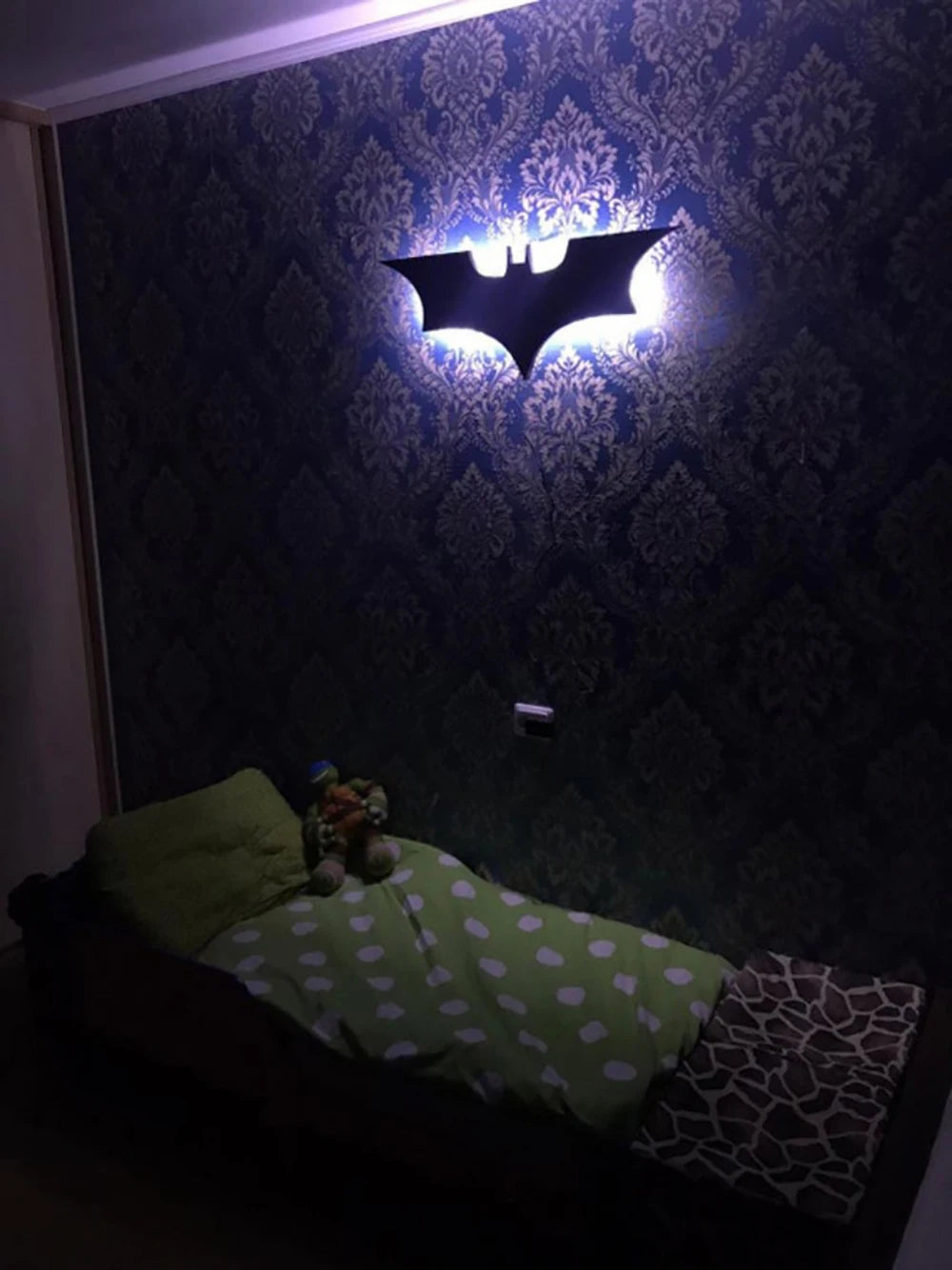 3D Bat Wall Lamp – RGB LED, Remote Control