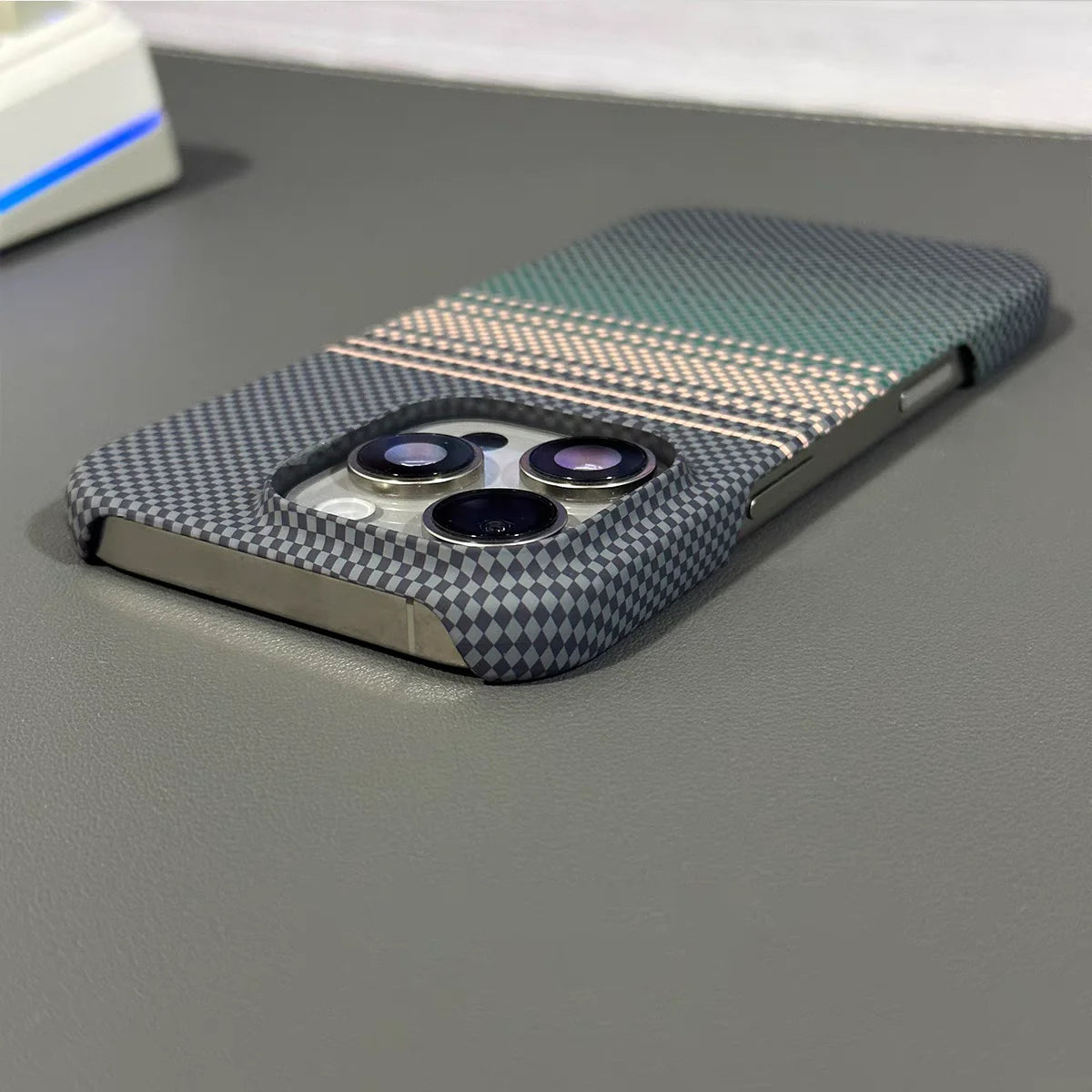 Frameless Carbon Fiber Starry Sky Magnetic Case – iPhone 15–17 Series