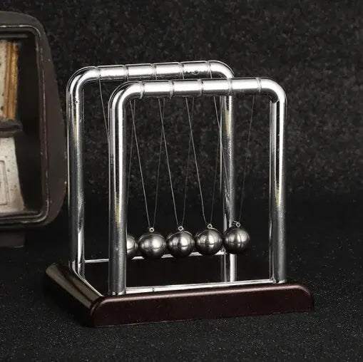 Newton’s Cradle – Desktop Physics Toy & Stress Relief