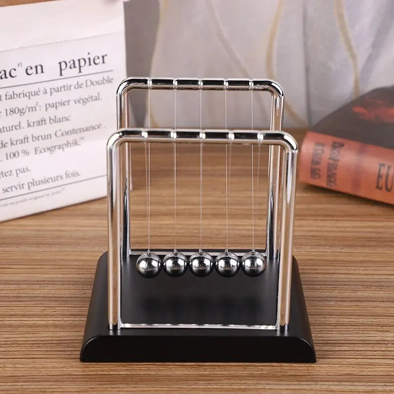 Newton’s Cradle – Desktop Physics Toy & Stress Relief