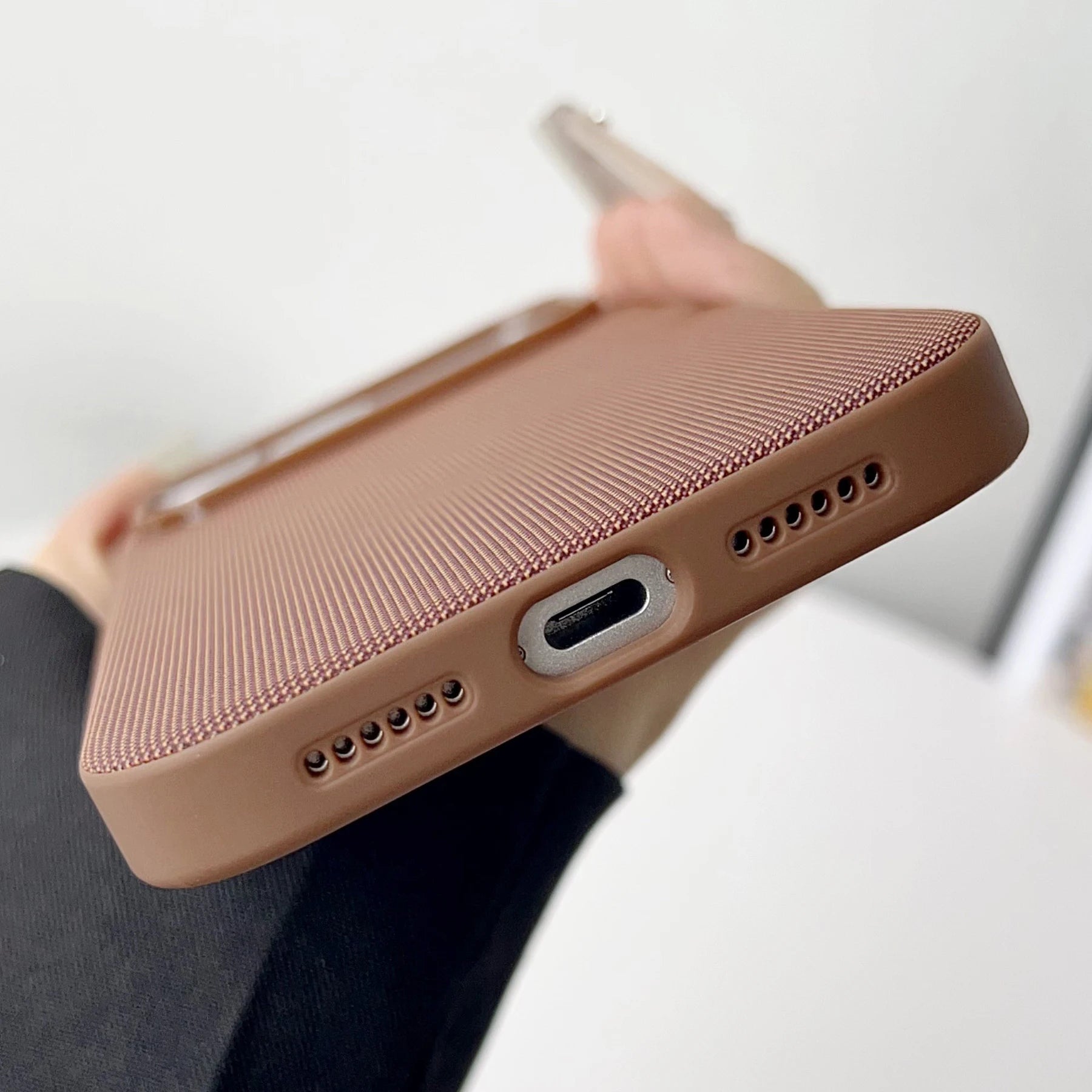 iPhone Woven Protective Case – Official Magnetic Cover for iPhone 17-13 Pro Max