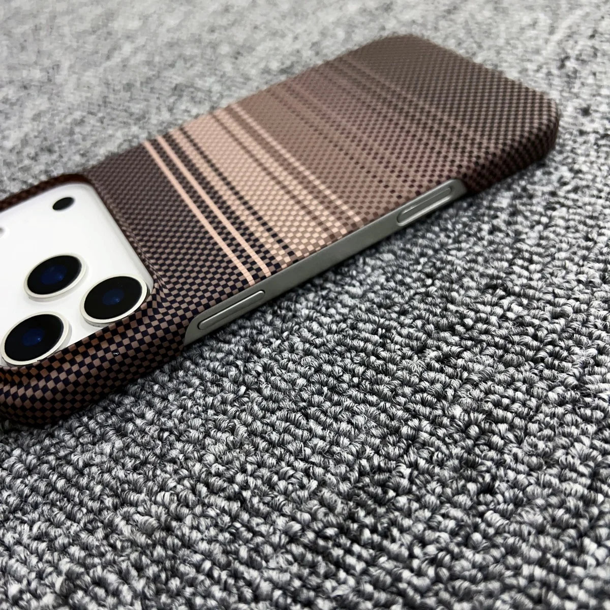 Frameless Carbon Fiber Starry Sky Magnetic Case – iPhone 15–17 Series