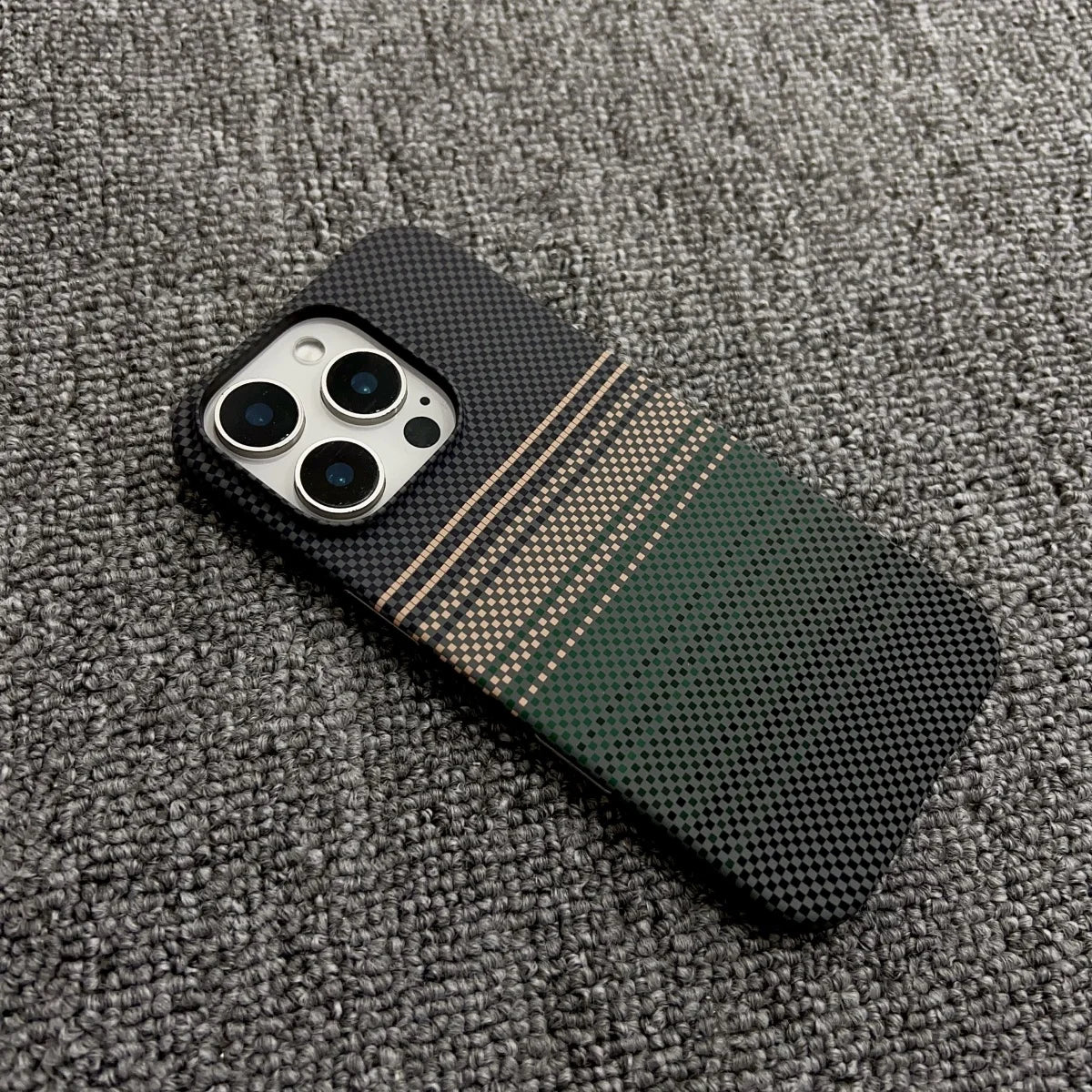 Frameless Carbon Fiber Starry Sky Magnetic Case – iPhone 15–17 Series