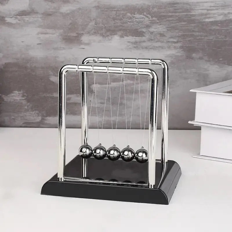 Newton’s Cradle – Desktop Physics Toy & Stress Relief