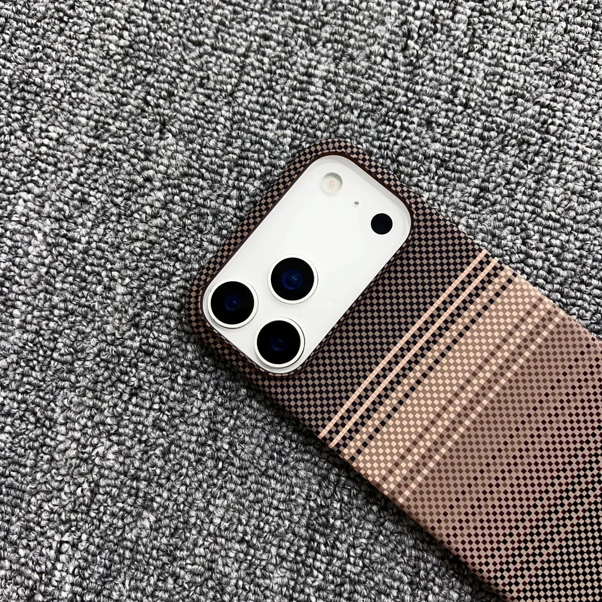 Frameless Carbon Fiber Starry Sky Magnetic Case – iPhone 15–17 Series