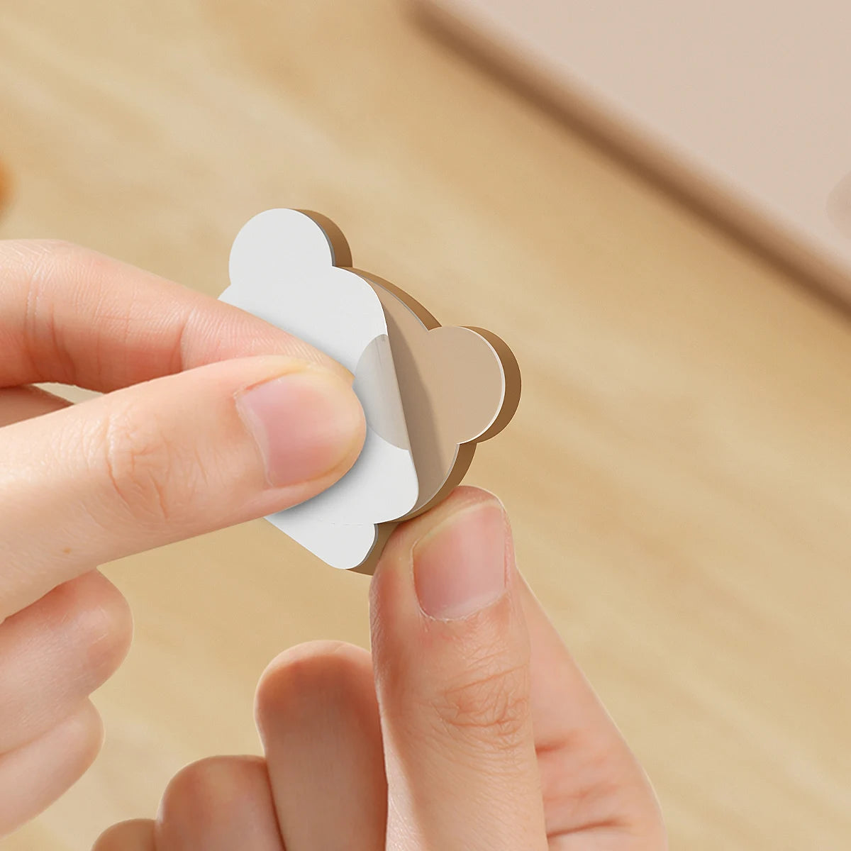 Desktop Cable Manager – Cartoon Wire Holder for Cables & Earphones