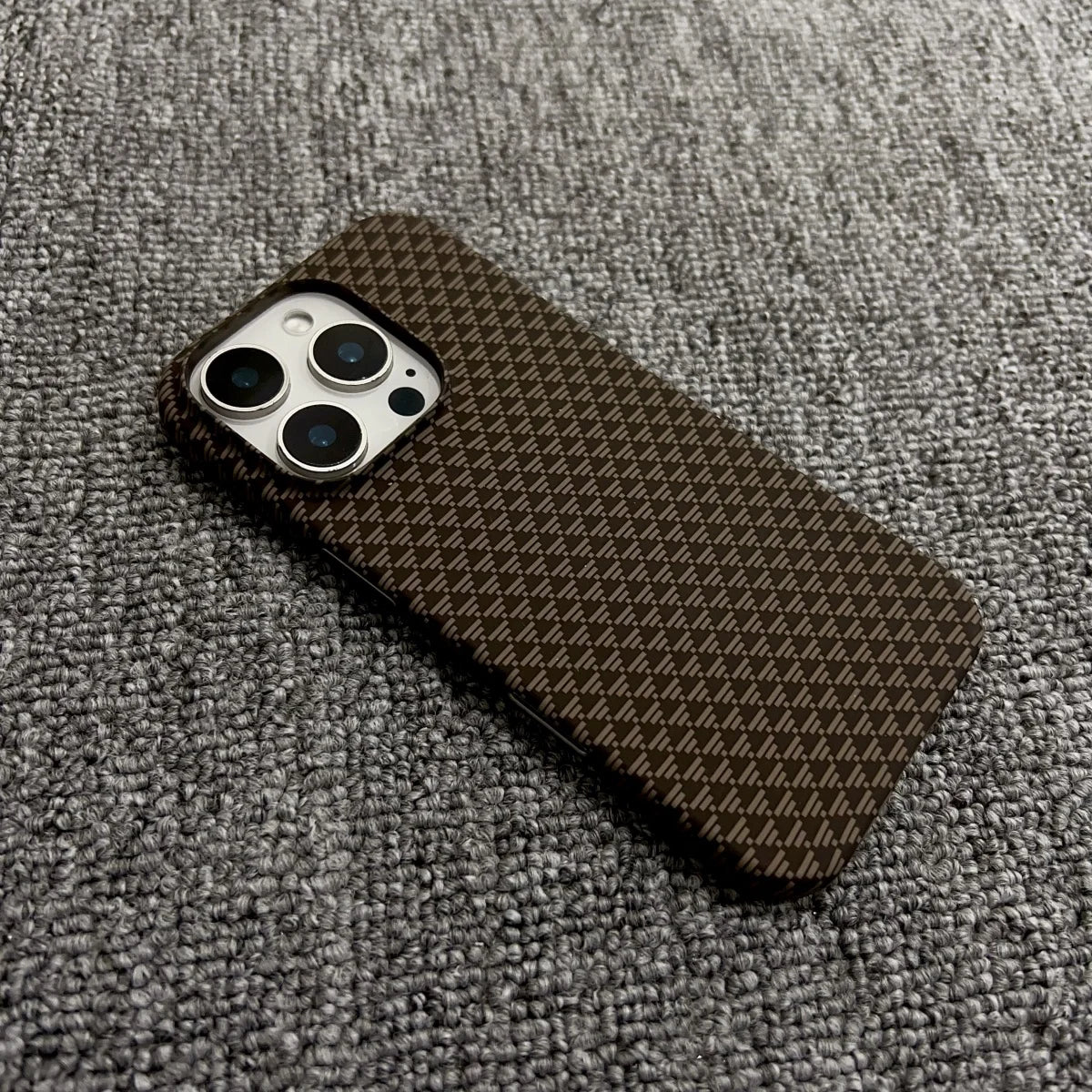 Frameless Carbon Fiber Starry Sky Magnetic Case – iPhone 15–17 Series