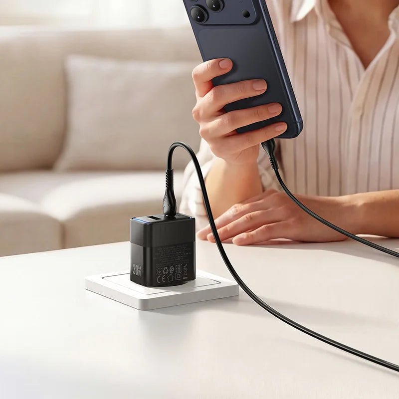HOCO 30W GaN USB-C Fast Charger – PD Wall Charger with LED Indicator (EU Plug)