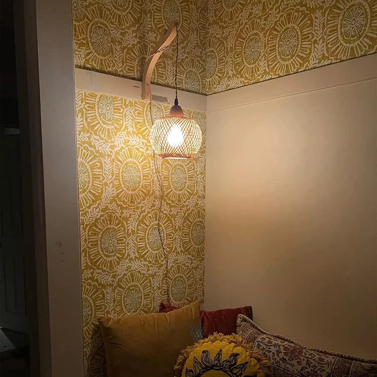 Bamboo Lantern Wall Lamp – Hand-Woven Rattan E27