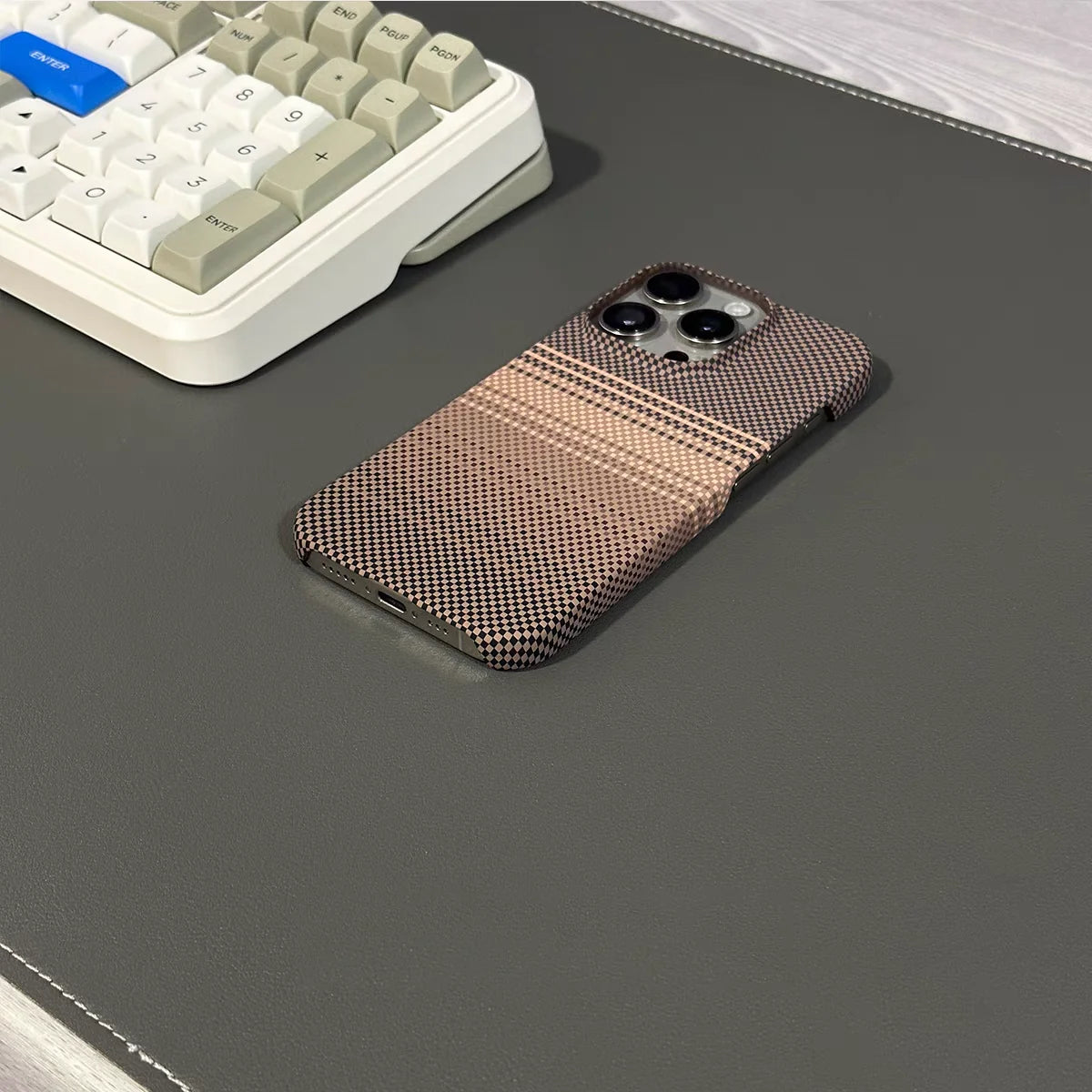 Frameless Carbon Fiber Starry Sky Magnetic Case – iPhone 15–17 Series
