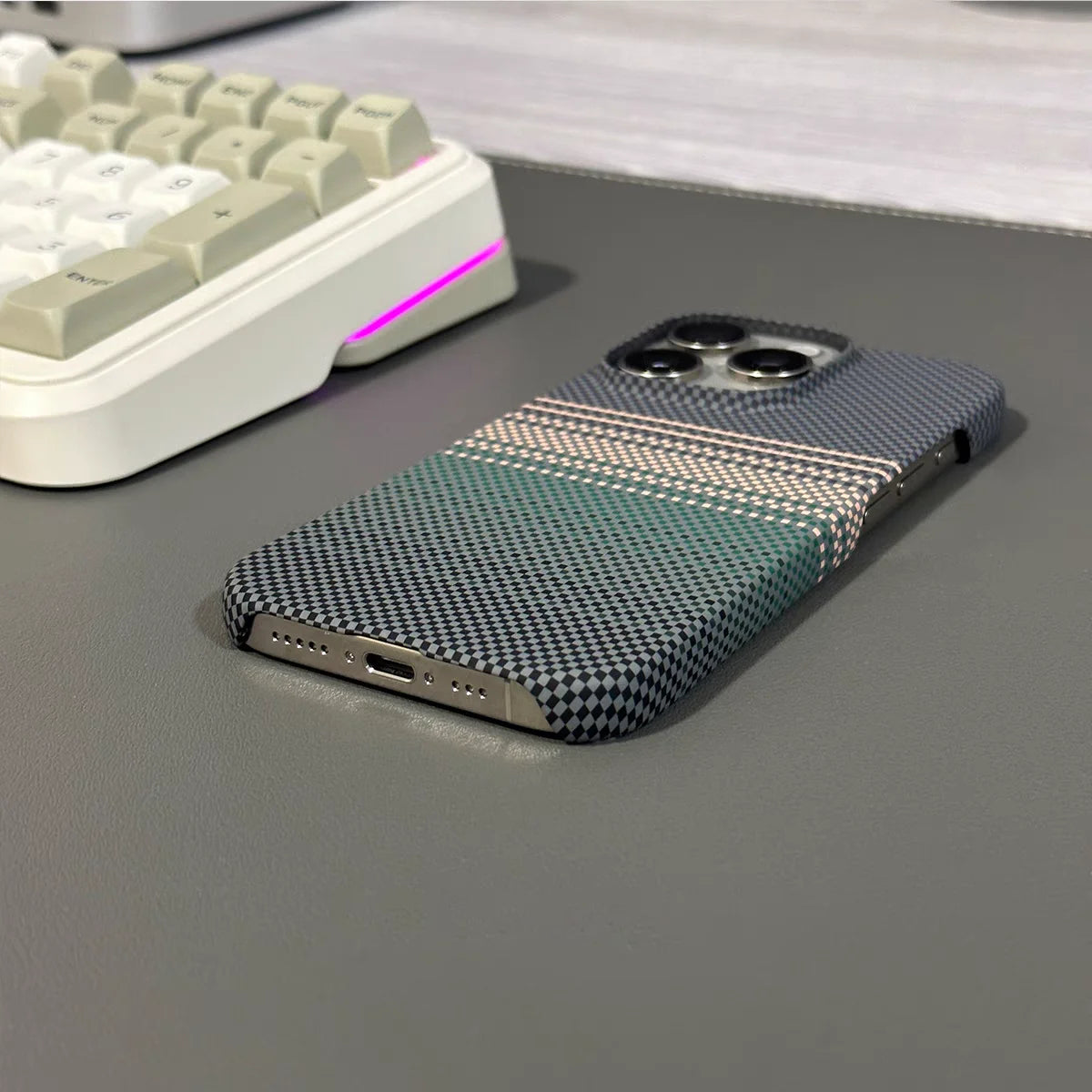 Frameless Carbon Fiber Starry Sky Magnetic Case – iPhone 15–17 Series