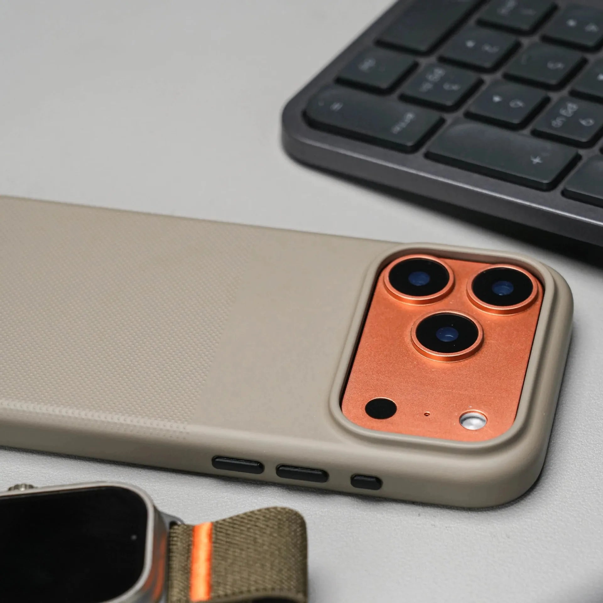 Bare Feel Dot Magnetic Anti-Drop Case – iPhone 17 Series